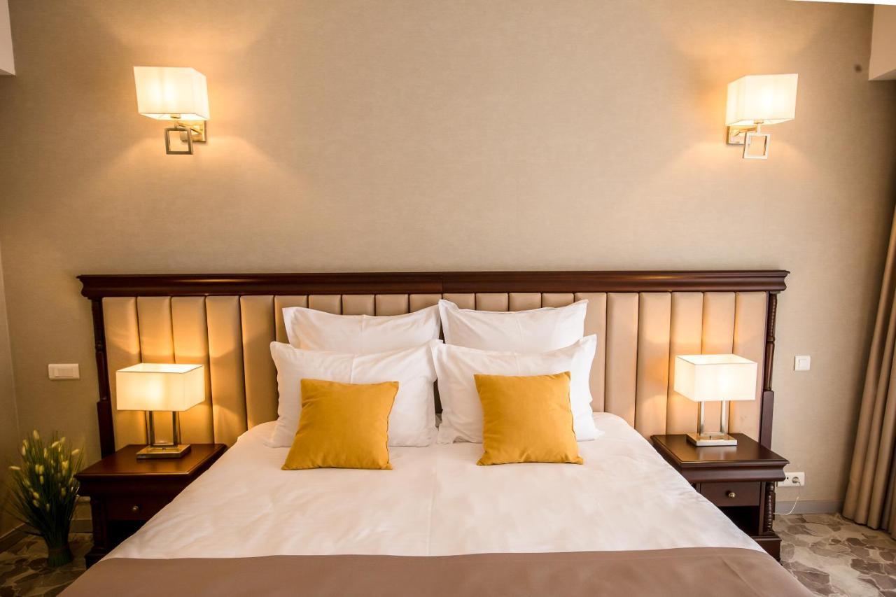 Hotel Carpat Inn Azuga Εξωτερικό φωτογραφία