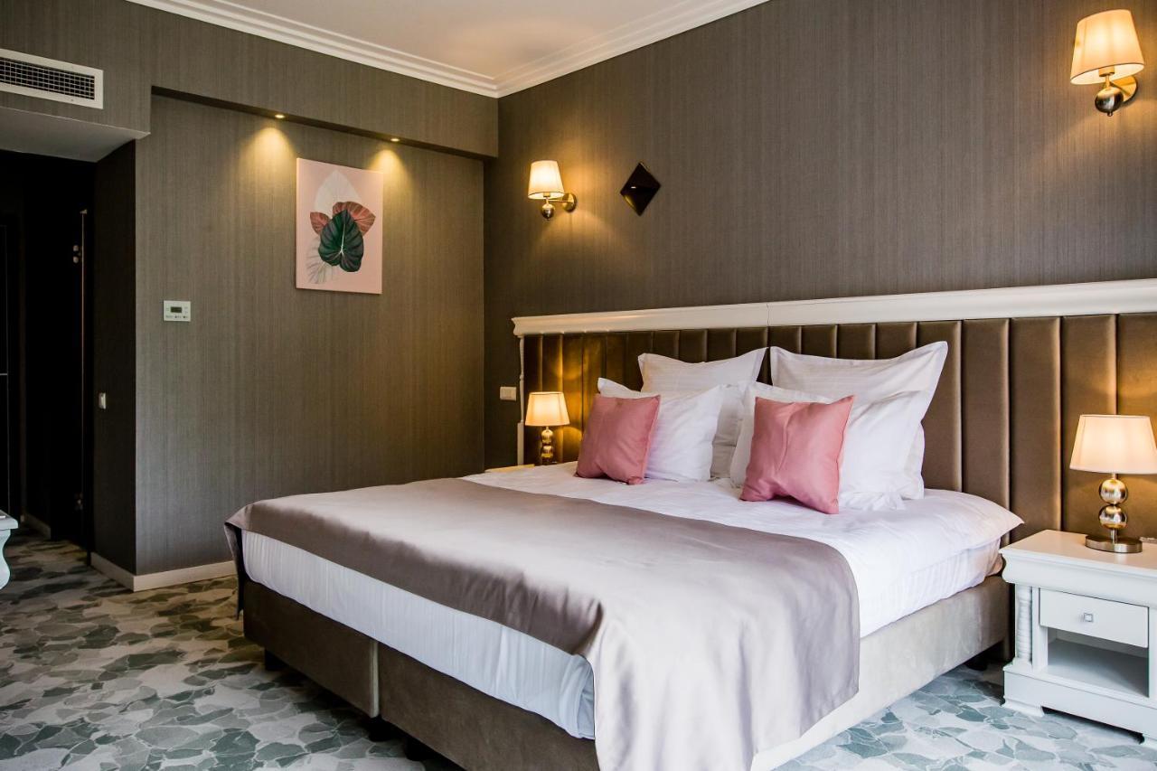 Hotel Carpat Inn Azuga Εξωτερικό φωτογραφία