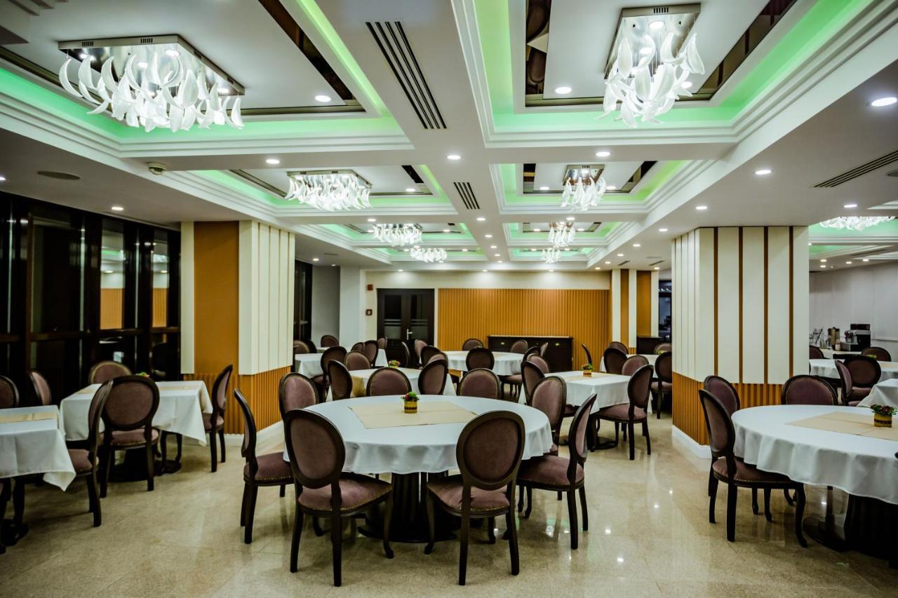Hotel Carpat Inn Azuga Εξωτερικό φωτογραφία