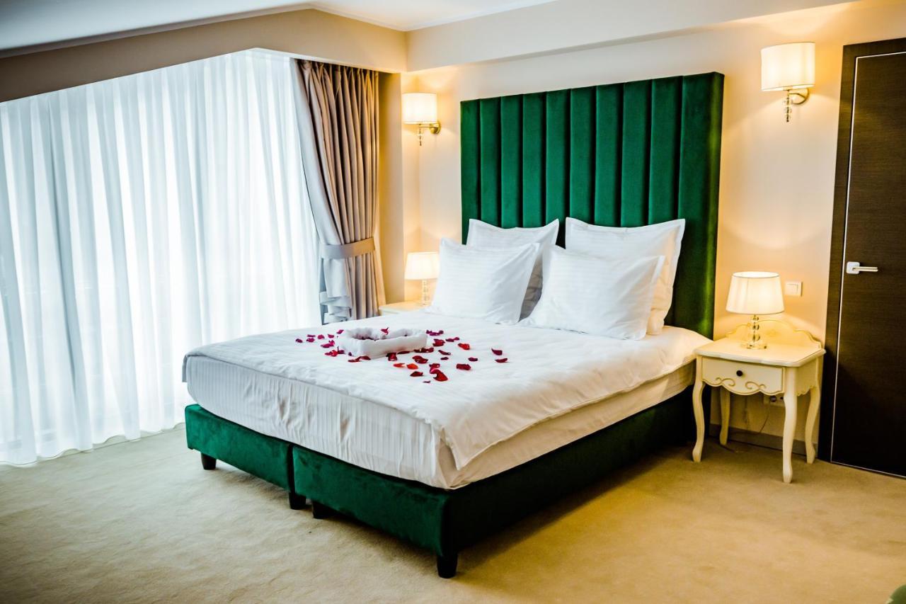 Hotel Carpat Inn Azuga Εξωτερικό φωτογραφία