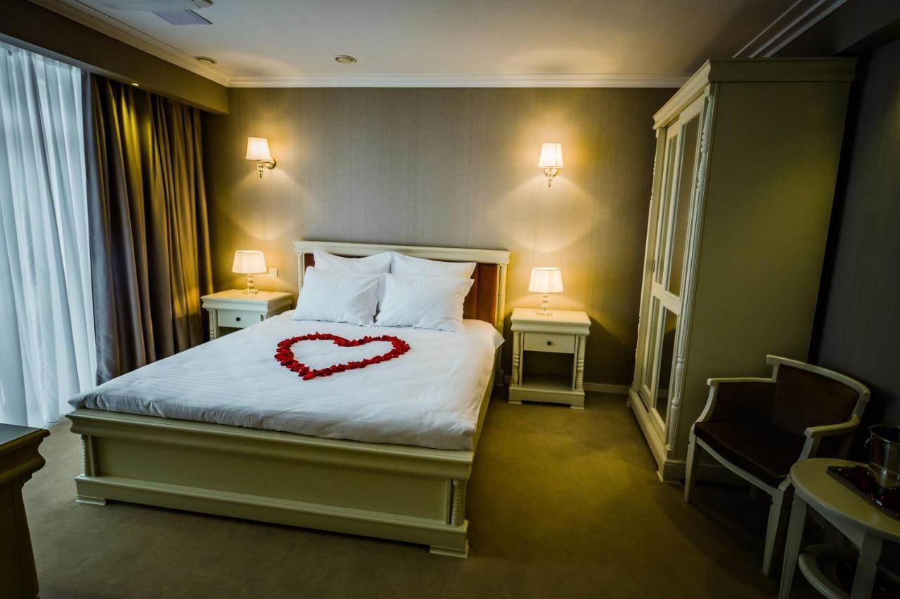 Hotel Carpat Inn Azuga Εξωτερικό φωτογραφία