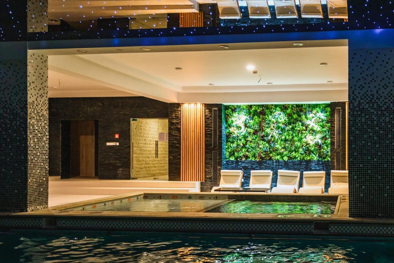 Hotel Carpat Inn Azuga Εξωτερικό φωτογραφία