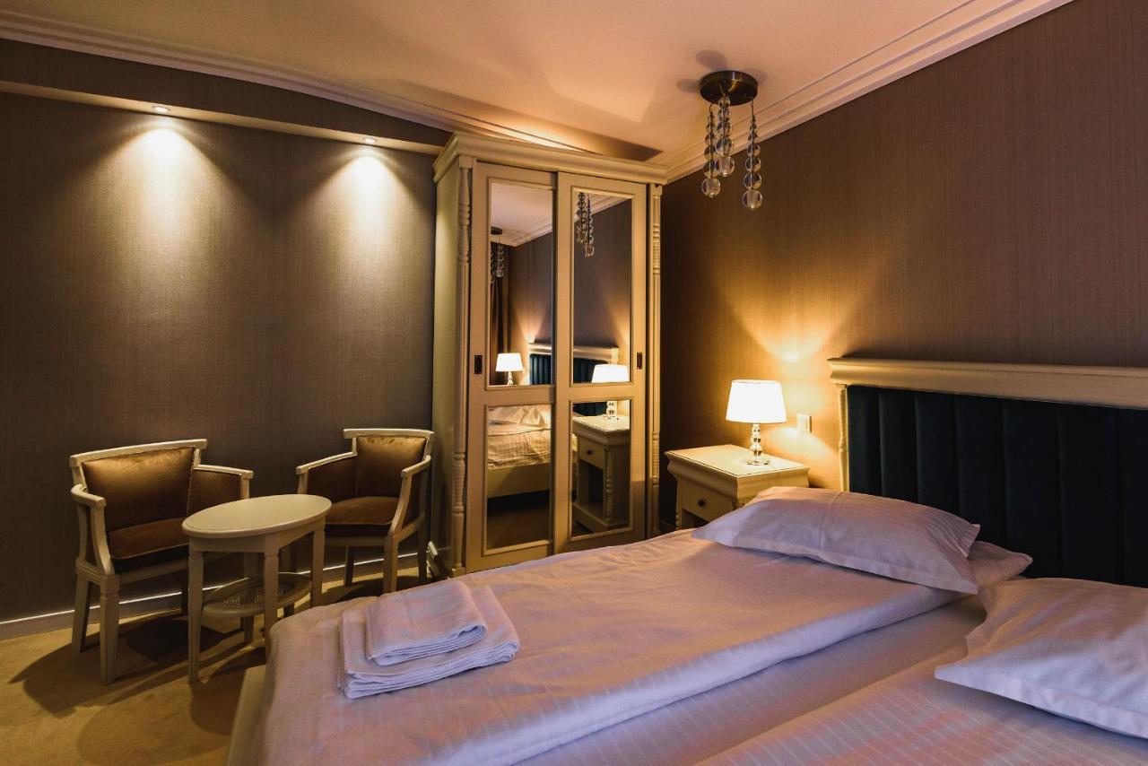 Hotel Carpat Inn Azuga Εξωτερικό φωτογραφία